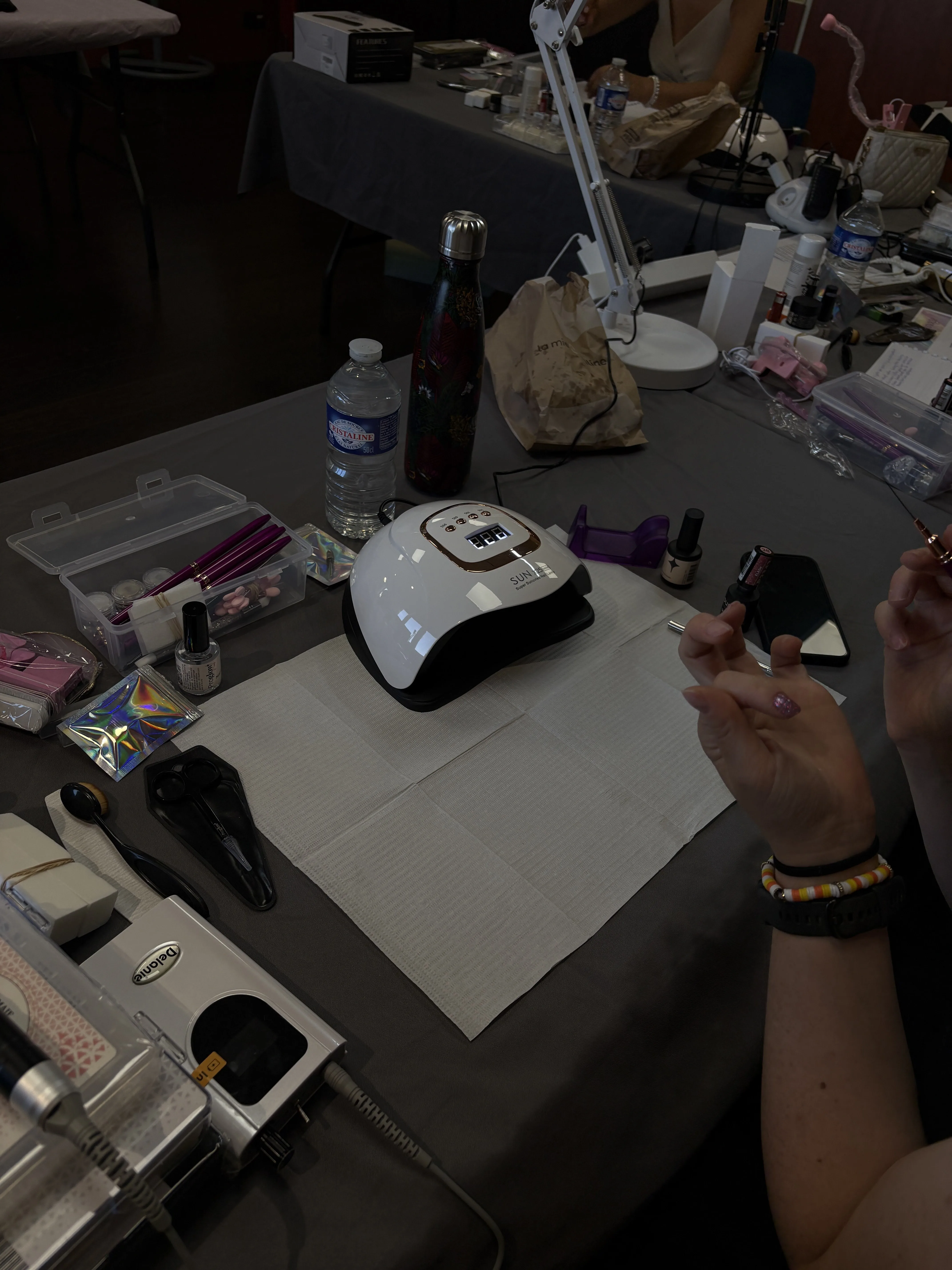 Pose de vernis semi-permanent réalisée en formation